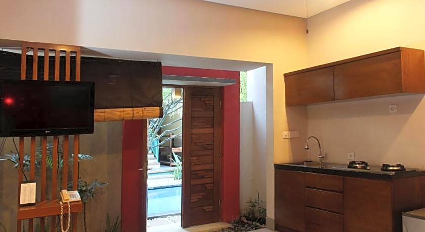 The Green Zhurga Suites