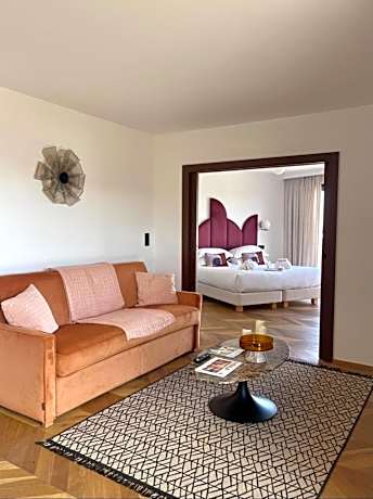 Suite with Hot Tub on Terrace