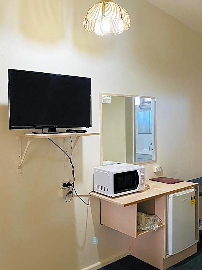 County Lodge Motor Inn