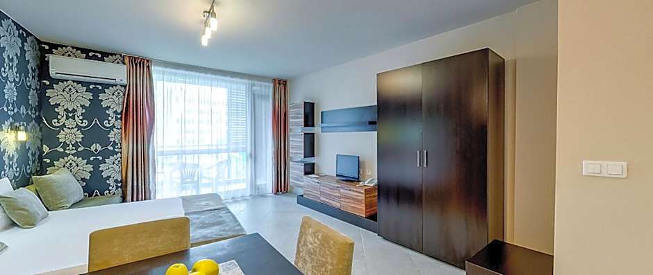 Briz Beach Apartments