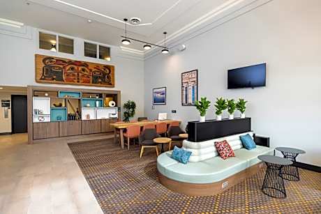 Holiday Inn Victoria - Elk Lake by IHG