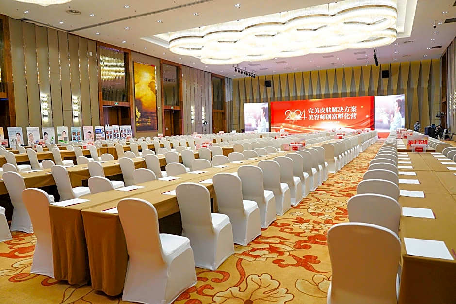 Crowne Plaza Dalian Sports Center by IHG