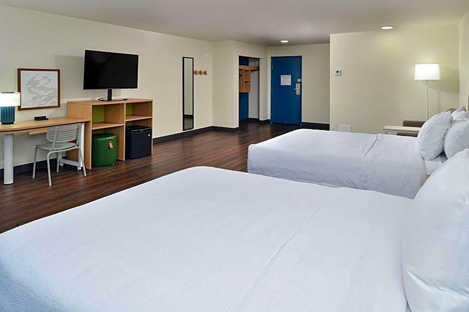 Spark by Hilton Dallas Market Center