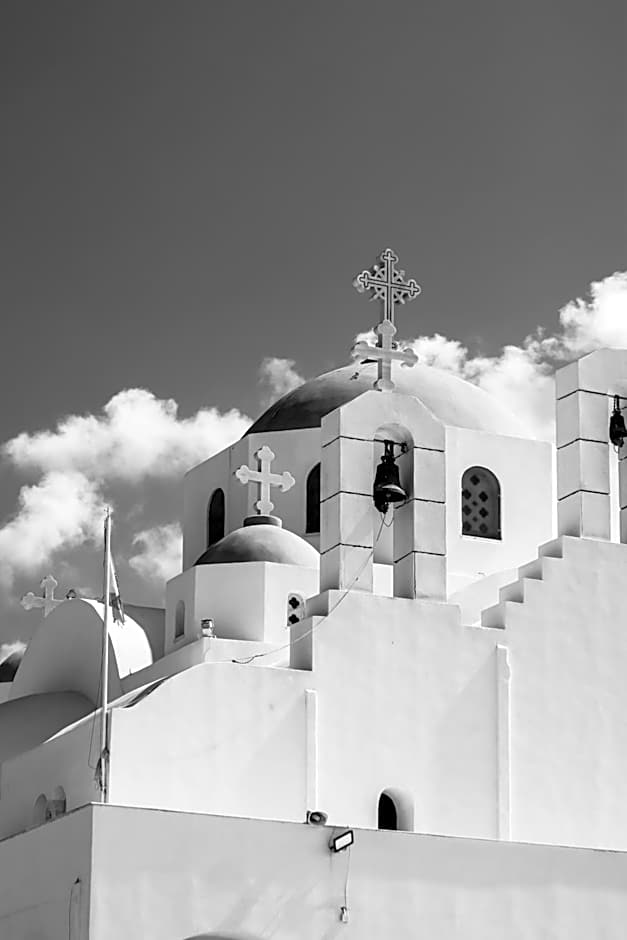 Arco Naxos Luxury Apartments