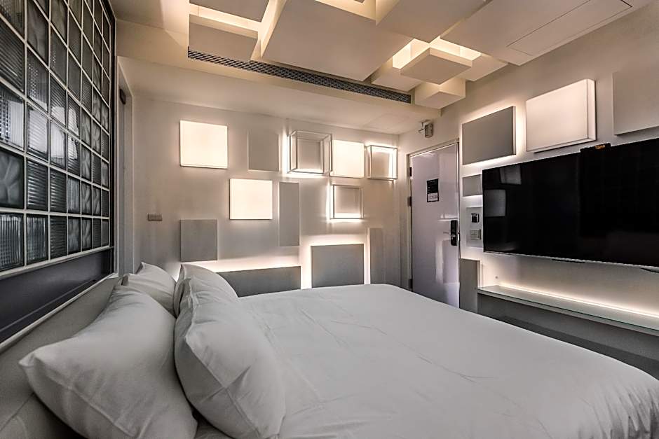 Photo 1 of 7 of Igloo Room with Double Bed