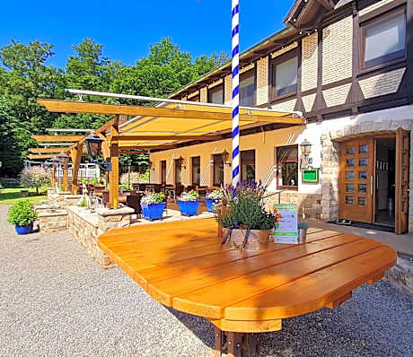 Hotel Waldquelle - Baumhaushotel Aerzen