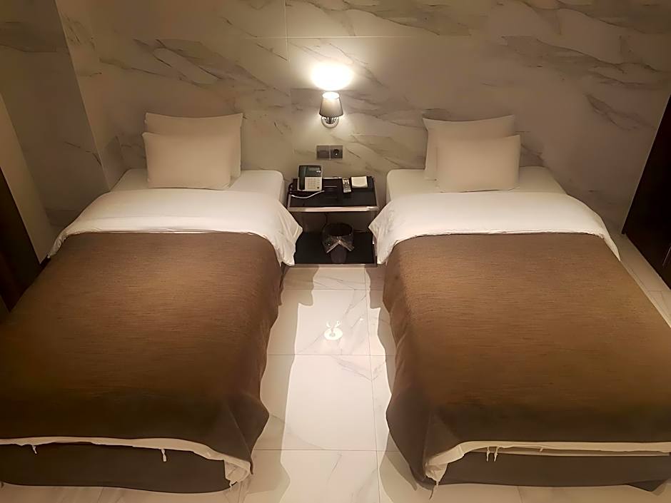 Hotel The May