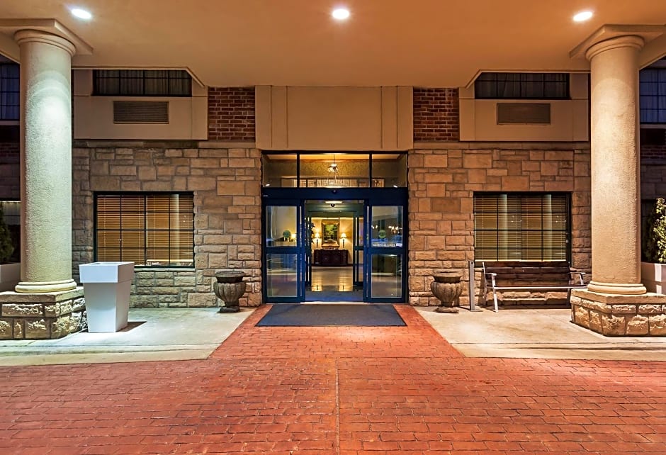 Holiday Inn Express Hotel & Suites Tulsa South Broken Arrow Highway 51 By IHG