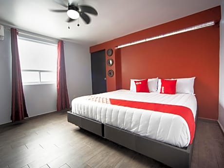 Superior 1 Queen Bed