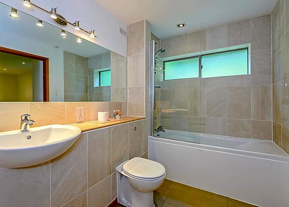 Penvale Lakes Lodges