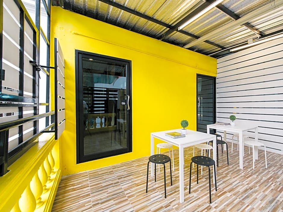 Matchbox Bangkok Hostel