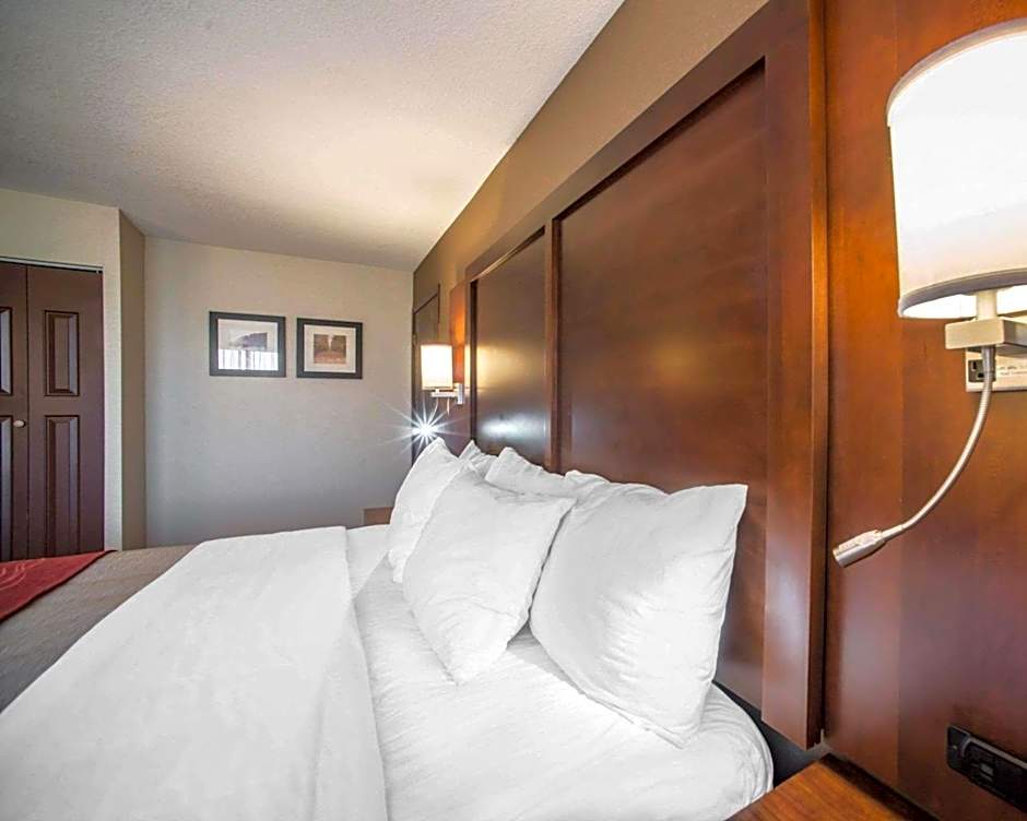 Quality Inn & Suites Boonville - Columbia