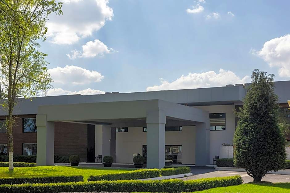 Courtyard by Marriott Toluca Airport