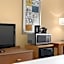 Dubuque Inn and Suites