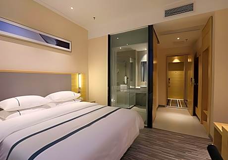 Business Queen Room