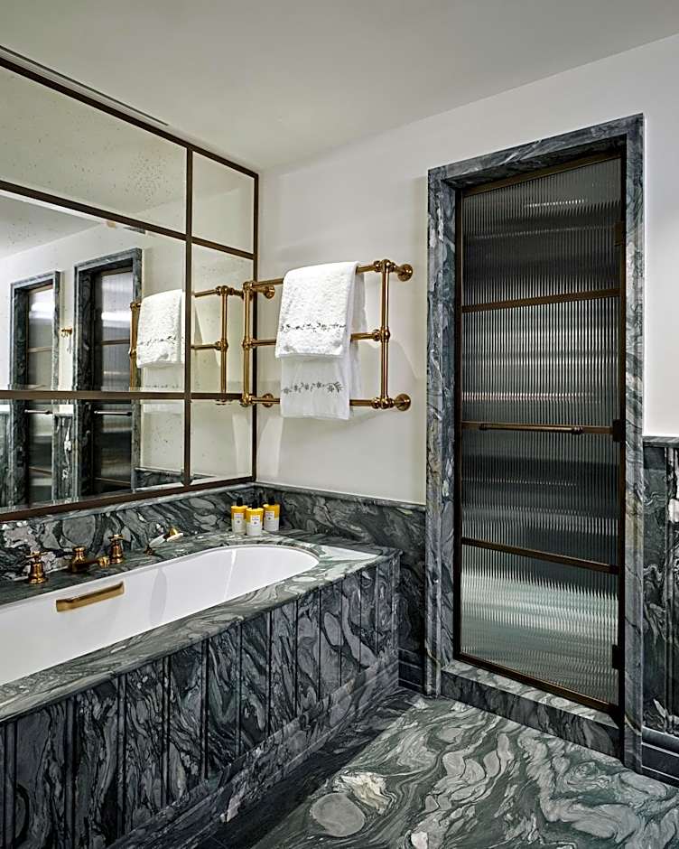 Photo 1 of 1 of Junior Suite, Garden View