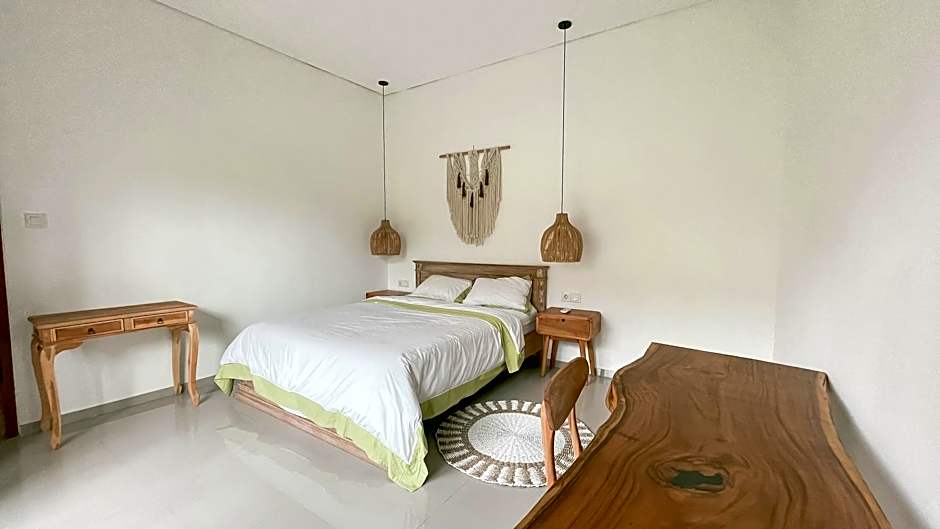 The Kumpi Bali by The Lavana