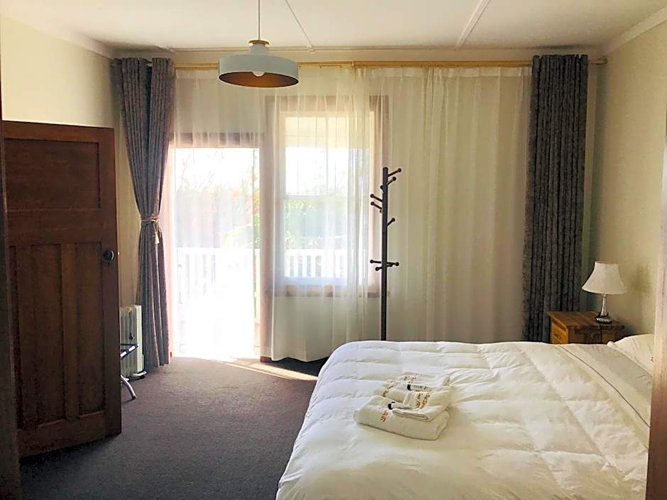 Te Puia Hot Springs Hotel