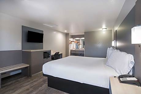 King Room  with Roll-In Shower - Disability Access