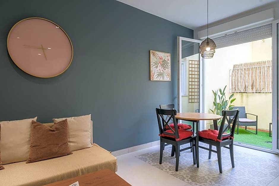 Chic & Comfortable Apartment, Private Terrace
