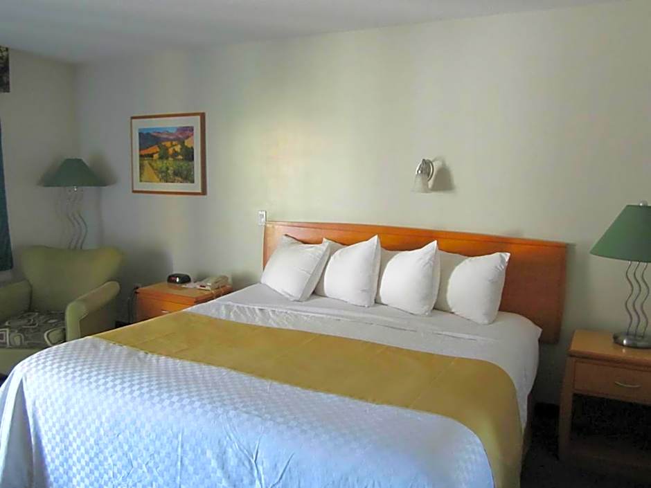 Ramada Limited Merritt