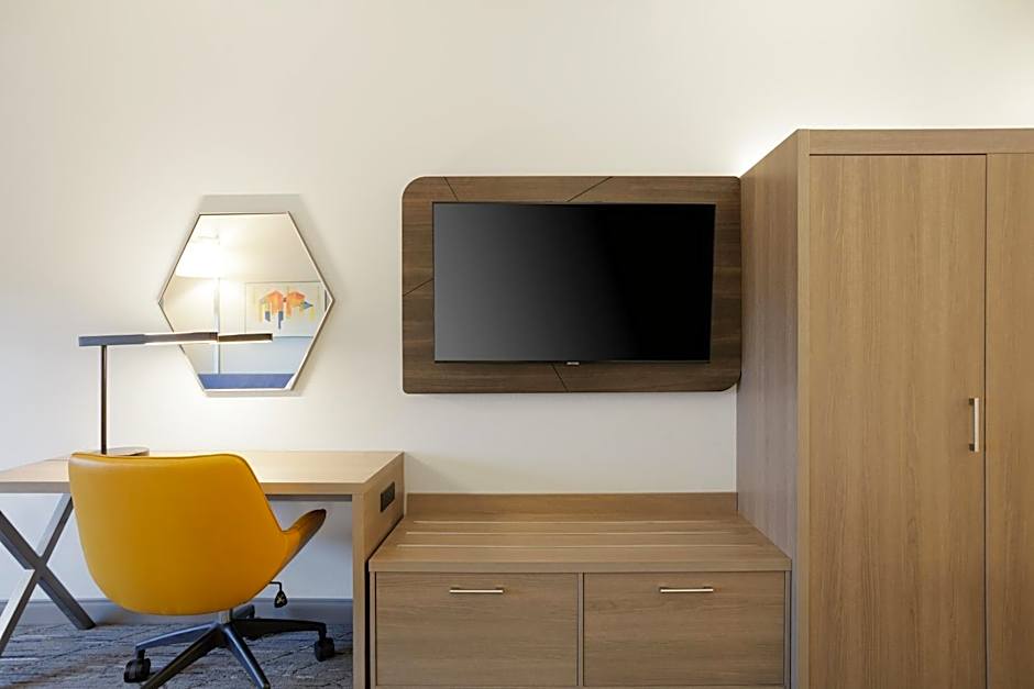 Holiday Inn Express Layton - I-15 By IHG