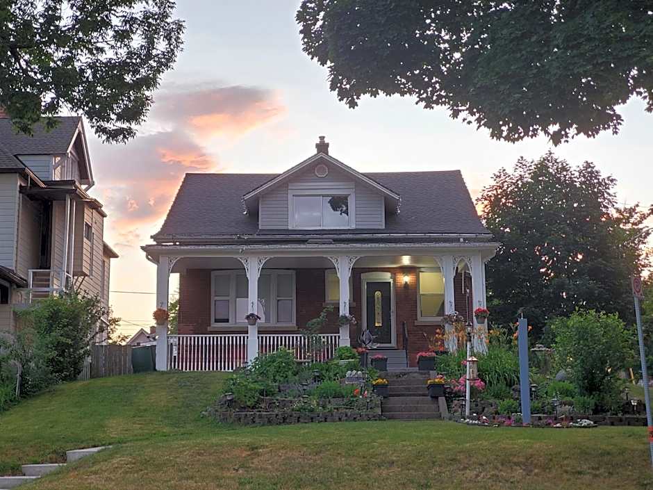 Serene Niagara Inn