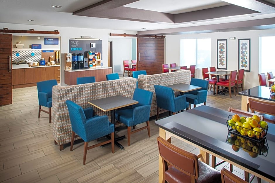 Holiday Inn Express Hotel & Suites Bellevue-Omaha Area By IHG
