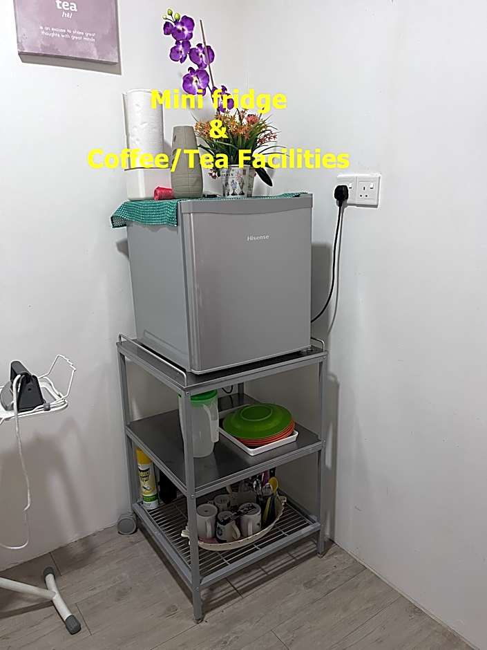 Yellow Cube at Lumut Cube Homestay Kontena