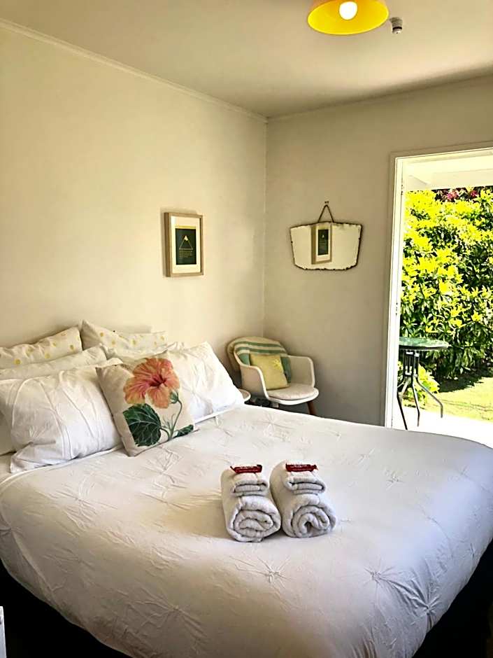 Sunny, Serene Studio @ Motueka