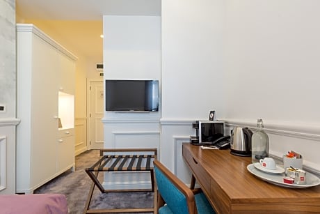 STANDARD SINGLE ROOM