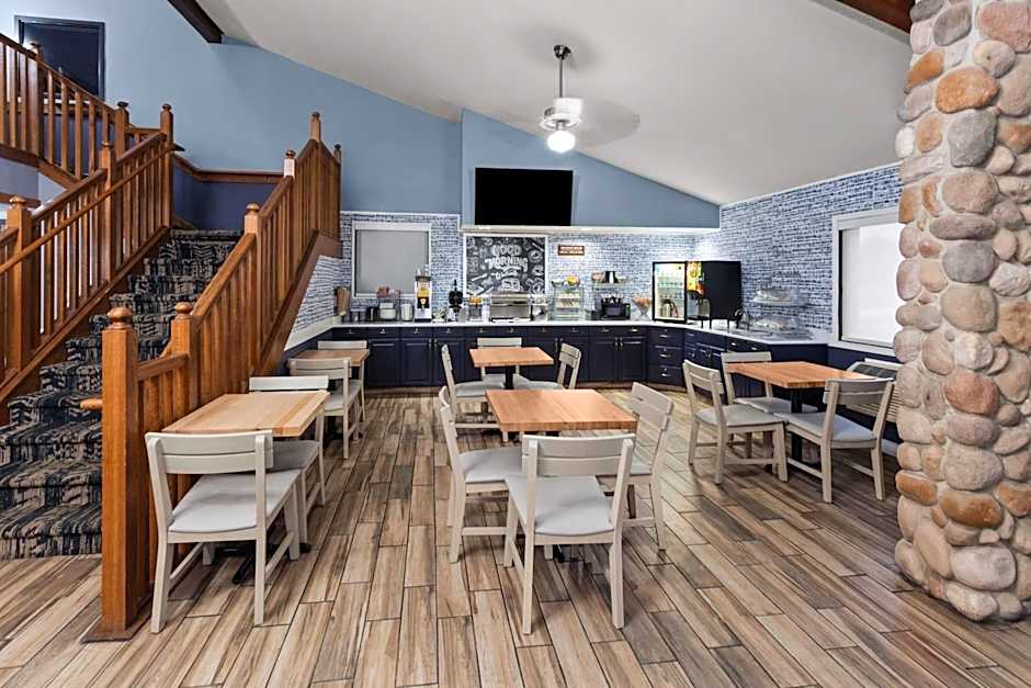 AmericInn by Wyndham Austin