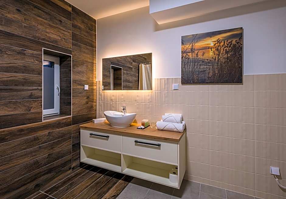 Kistücsök Food & Room