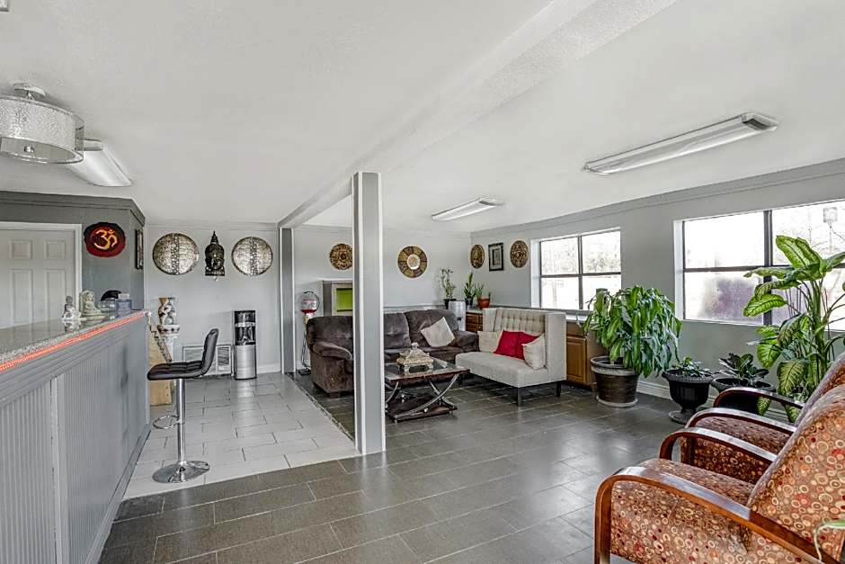 OYO Hotel Pineville LA Hwy 165