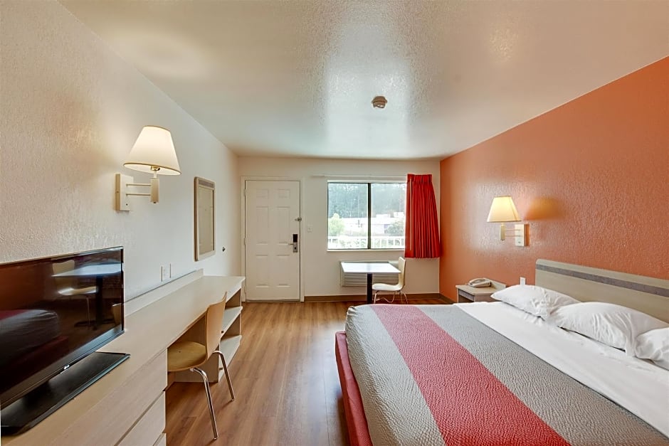 Motel 6 Columbia, SC - West