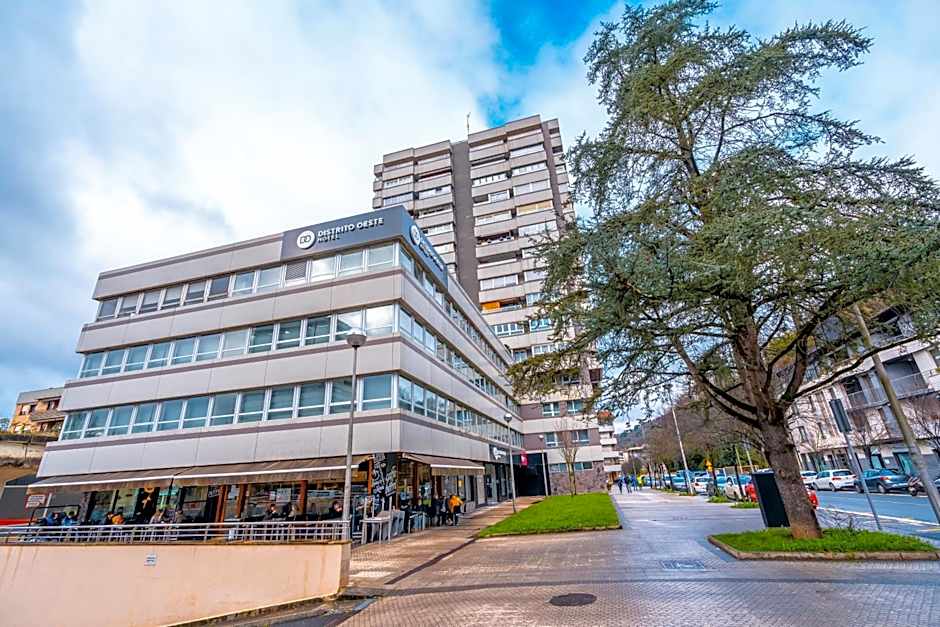 Hotel Distrito Oeste