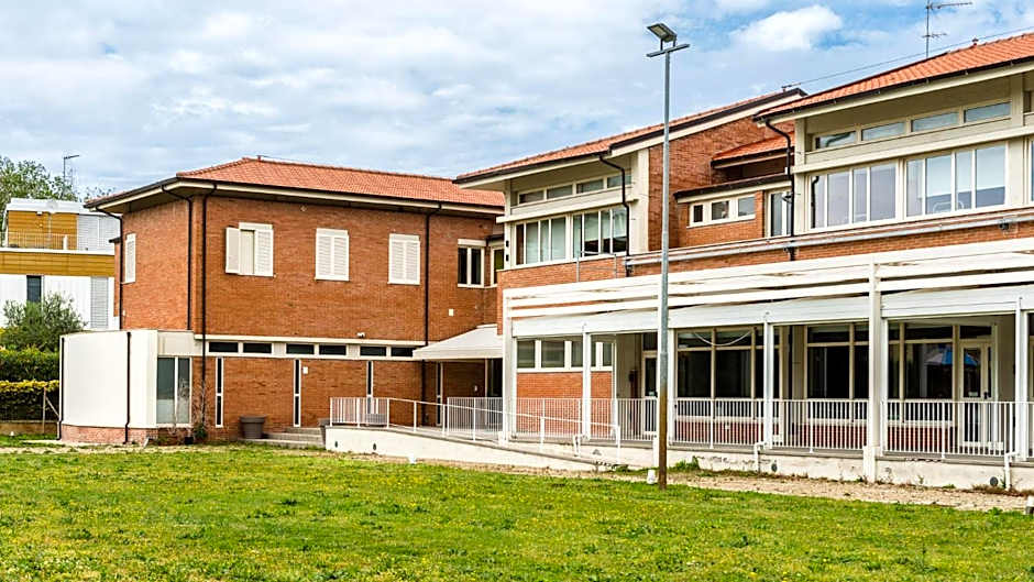 Eliopoli Beach Hostel & Restaurant