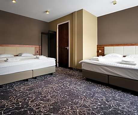 Deluxe Quadruple Room