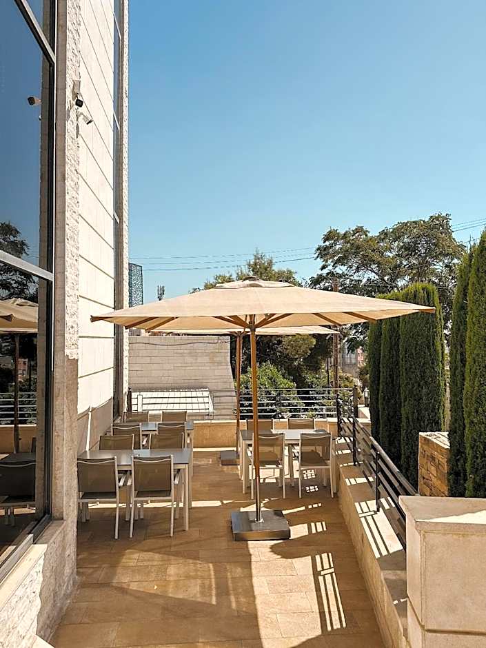 Celino Hotel