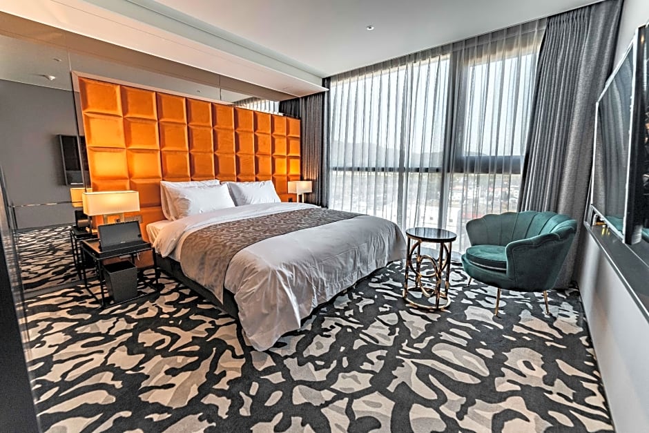 Best Louis Hamilton Hotel westbusan