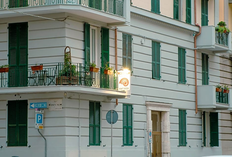 Nautilus Hotel