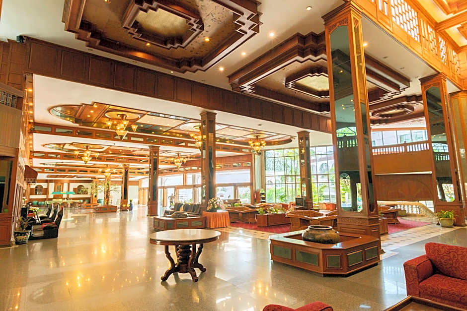 Royal Twins Palace Hotel