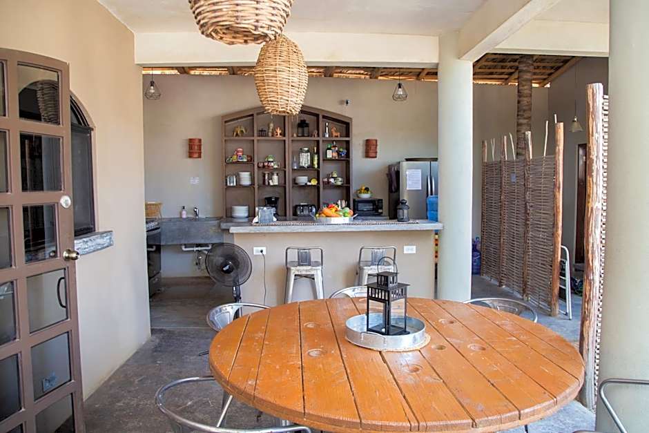 Pure Baja Private Suites-Upscale Property with Infinity Pool and Lush Gardens