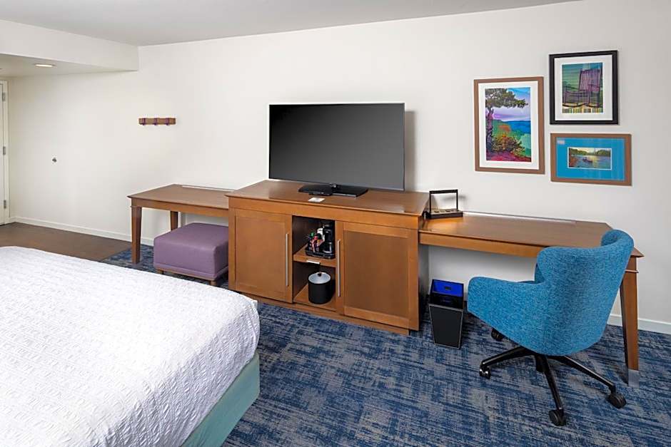 Hampton Inn & Suites Asheville Airport