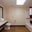 Red Roof PLUS & Suites Opelika