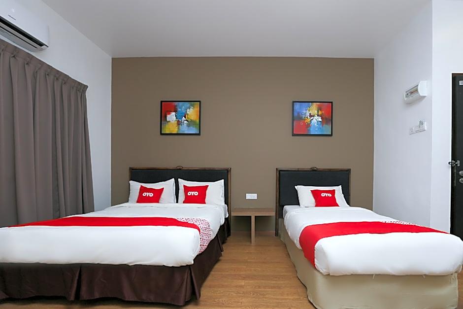 OYO 89915 EAST MOUNT HOTEL