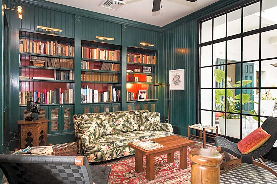 American Trade Hotel