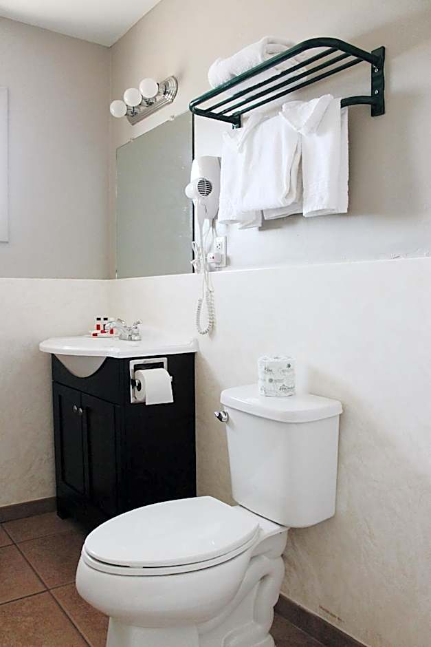 Days Inn by Wyndham Show Low