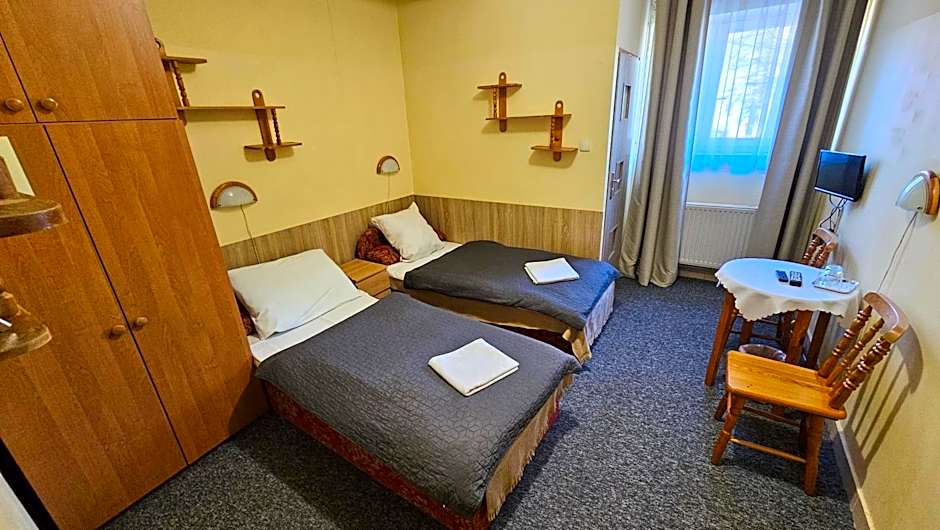 Hotel Daisy Budget