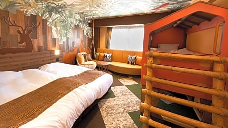 Standard Room with Two Single Beds and One Bunk Bed - Mountain View
